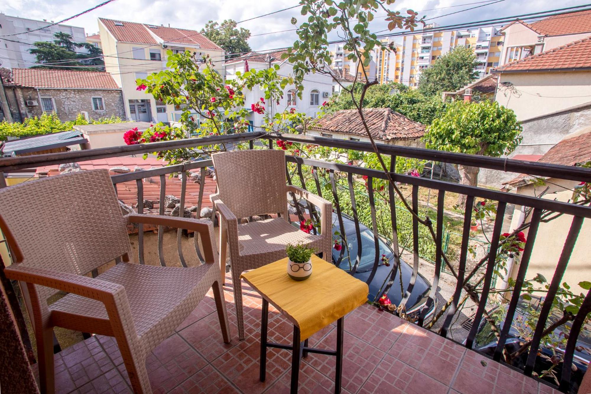 Late Story Apartment Podgorica Ngoại thất bức ảnh